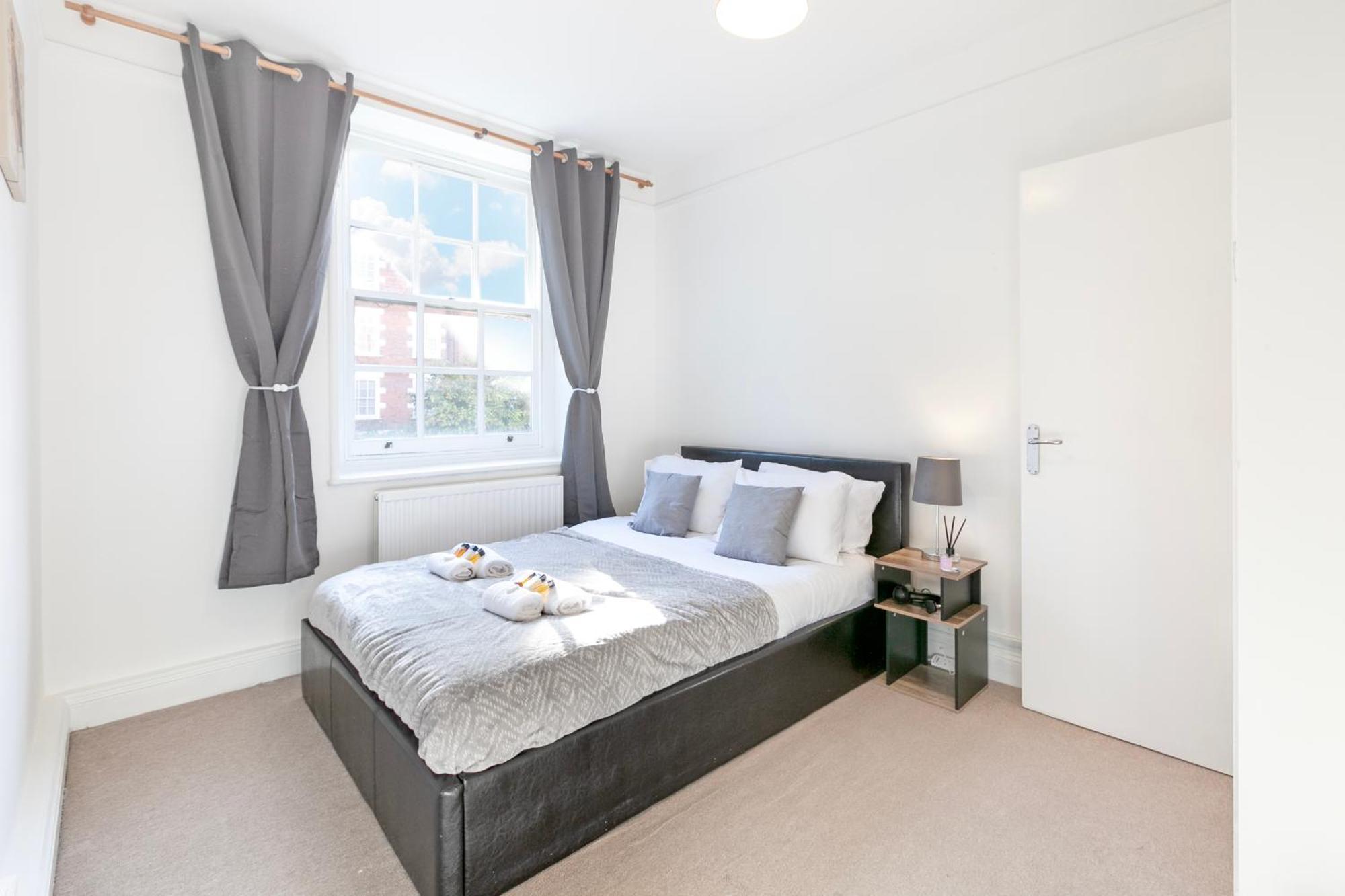 Beautiful 3 Bedroom Flat In Scott Ellis Gardens Londra Dış mekan fotoğraf